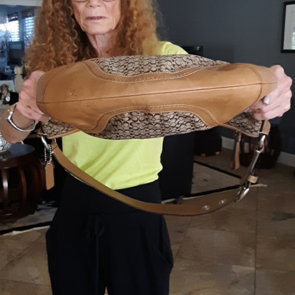 Monogram Coach bag - Picture 5 of 8